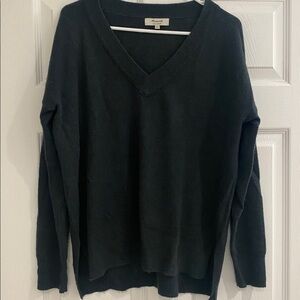 Madewell Hunter green V-Neck Sweater 1OO % cashmere